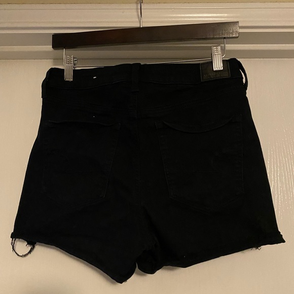 American Eagle Super High Rise Shortie Black Shorts - Picture 2 of 3